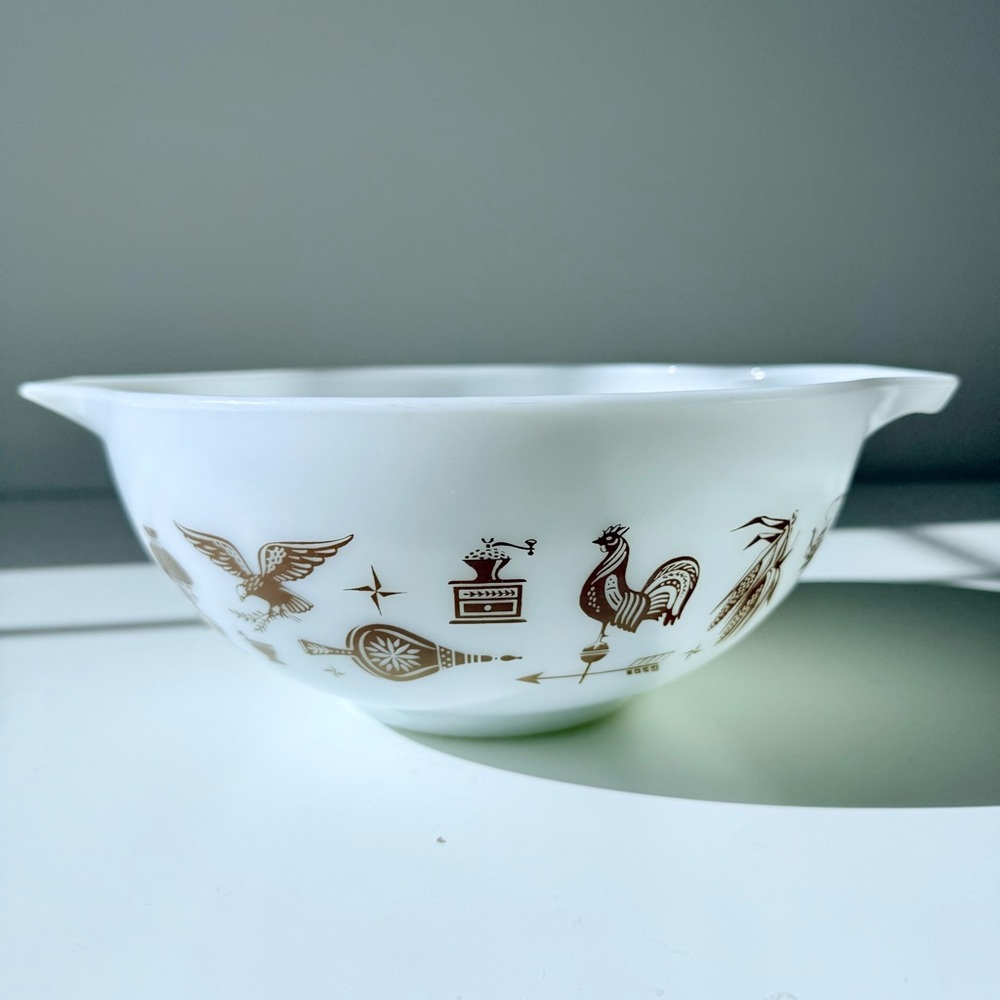 Vintage Pyrex Early American Cinderella Mixing Bowl #443 - 2.5 Qt - Picture 2 of 11